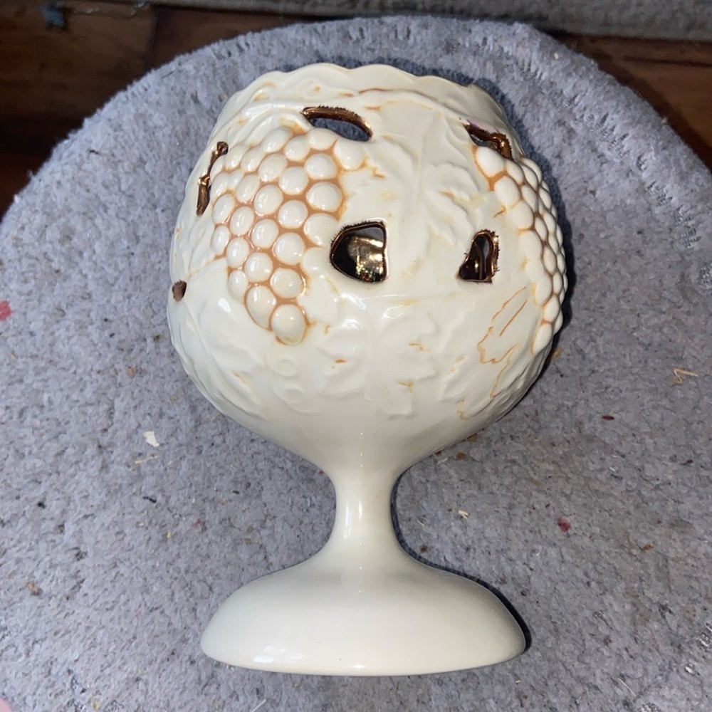 Vintage Arnel Grape Design Ceramic Goblet or Vase gold center A4